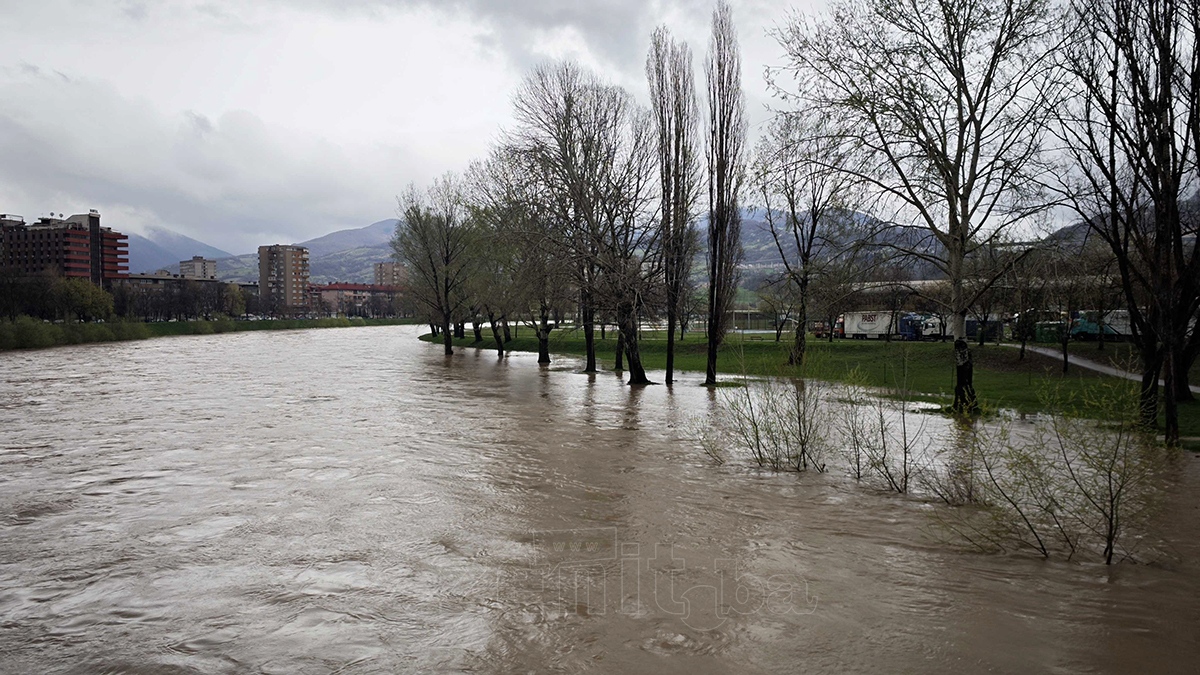 Pooplave, Zenica